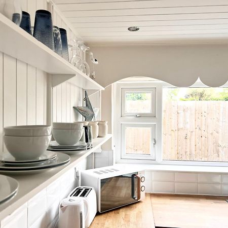 ווסט מרסי Cosy Cottage In Mersea - Walking Distance To Beach And Town מראה חיצוני תמונה